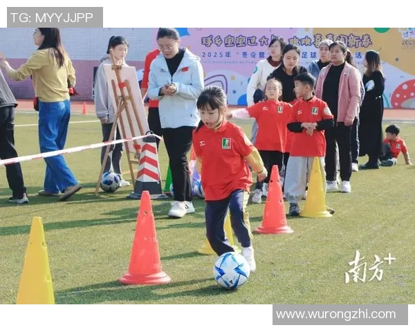 足球巨星携子共度亲子时光展现温馨家庭生活瞬间