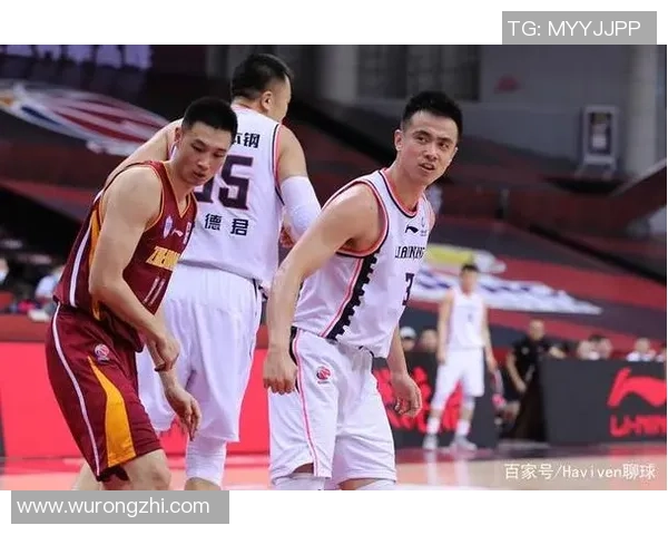 武汉羽毛球队与成都羽毛球队速度对决赛后分析与复盘